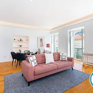 whome-combro-luxury-apartment.hotels-lisbon-portugal.com/
