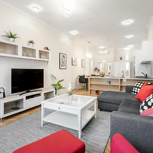 bpr-danube-panoramic-suite.inbudapesthotels.com/